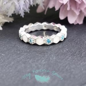 Cremation Ashes Ring Hera